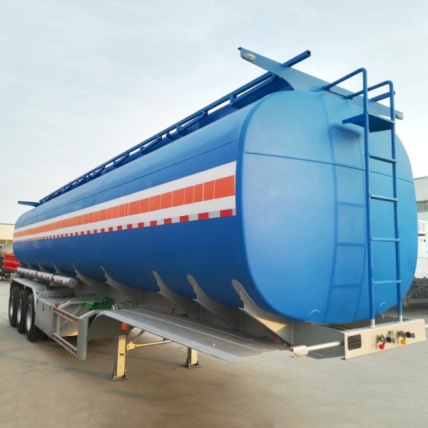 3 Axle Fuel Tanker Trailer - Image 3